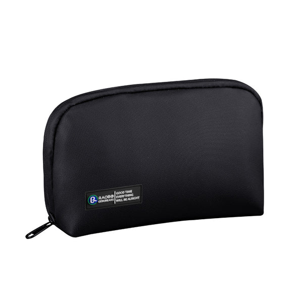 Pochette tech utilisée dans une valise de voyage